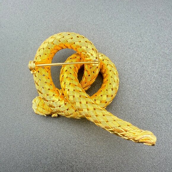 Vintage Gold Tone Snake Brooch With Red Rhinestone Eyes Woven Textured Design St - Picture 8 of 8